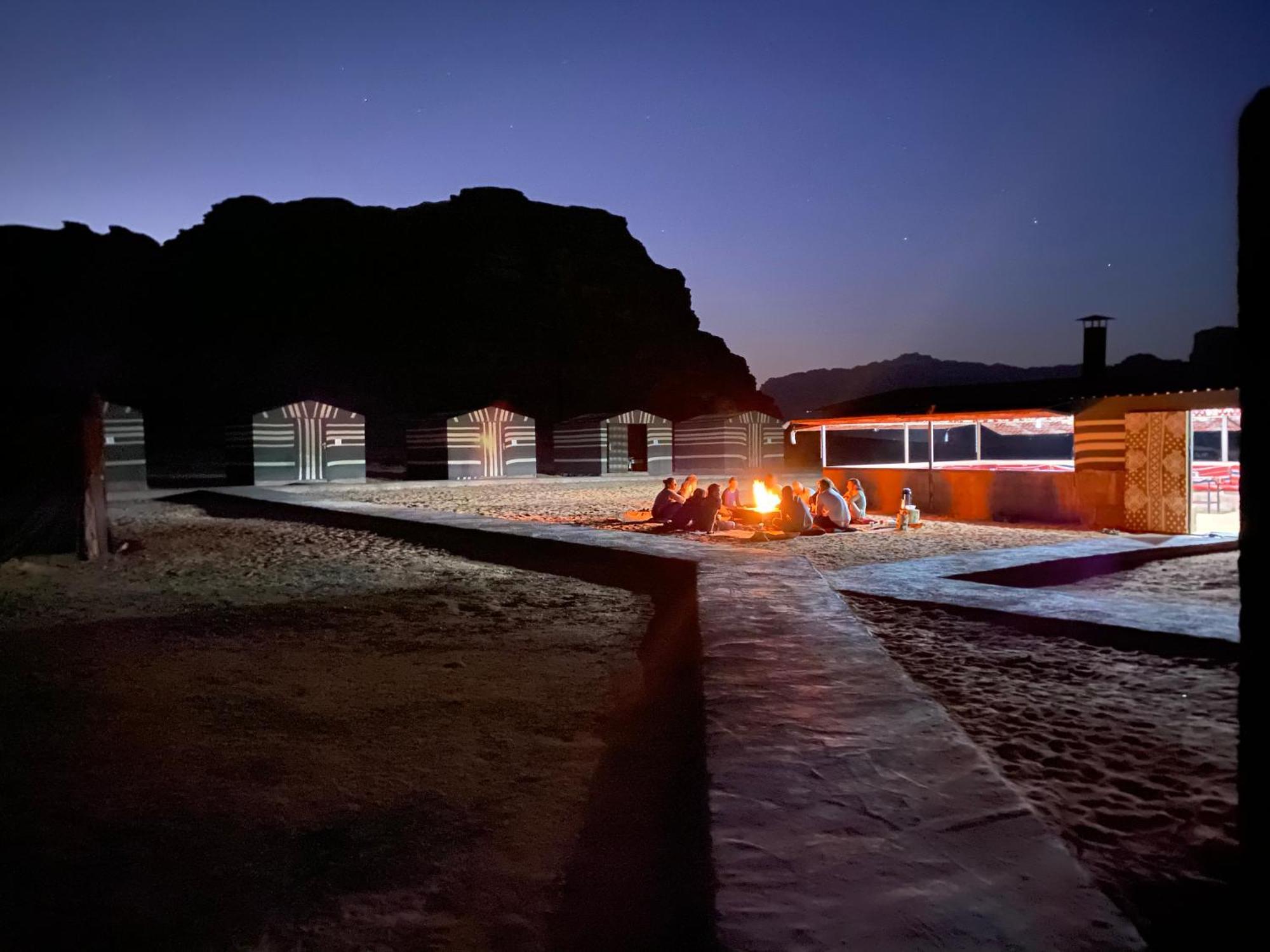 와디럼 Bedouin Memories Camp B&B 외부 사진