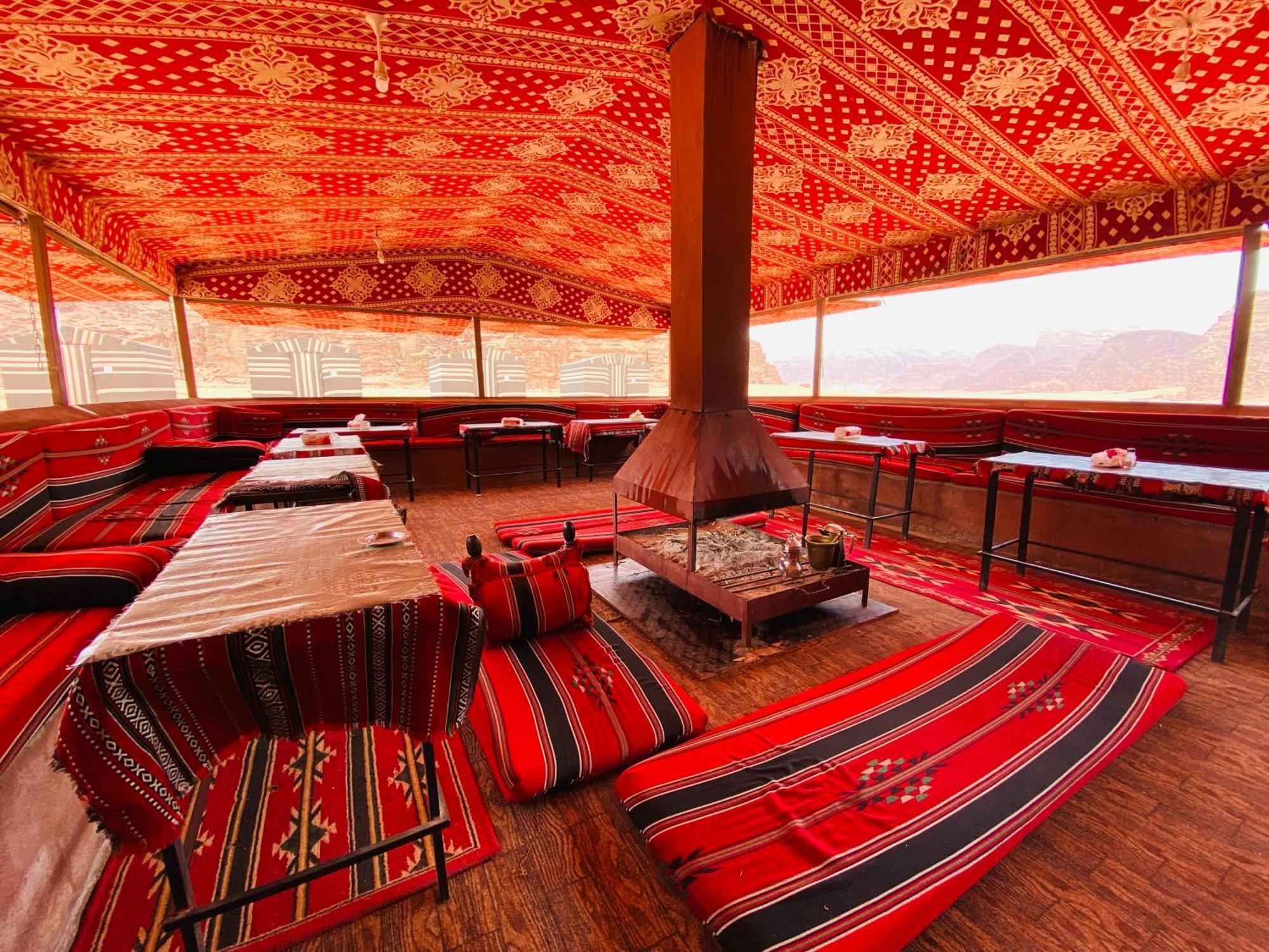 와디럼 Bedouin Memories Camp B&B 외부 사진