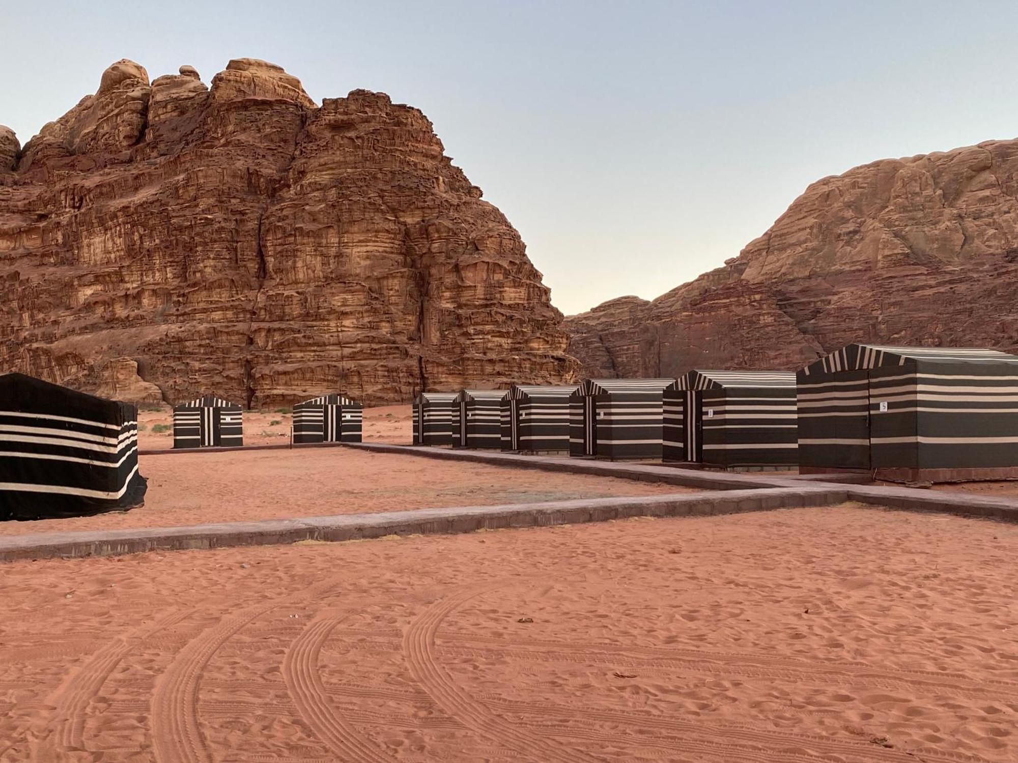 와디럼 Bedouin Memories Camp B&B 외부 사진
